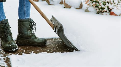 Simple Ways To Make Driveway Snow Removal Easier