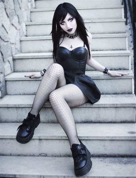 Pin By Dez Ash On Gothic Enchantment Cute Goth Girl Hot Goth Girls