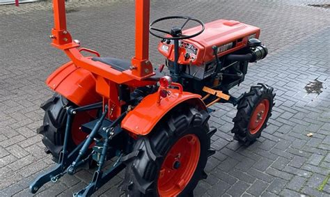 Kubota B7000 Van Der Mei Tractoren
