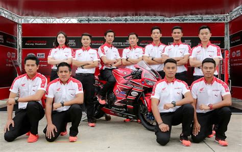 Course 2 on august 28, 2010 at peera circuit pattaya. A.P.Honda Racing Thailand ส่ง CBR600RR พร้อมทีมแข่งไทยบุก ...