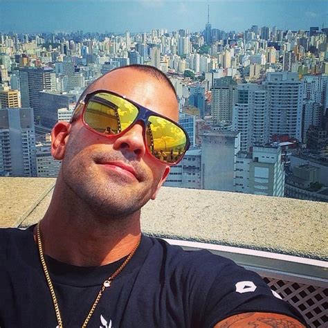 Damien Crosse on Twitter Greetings from São Paulo t co
