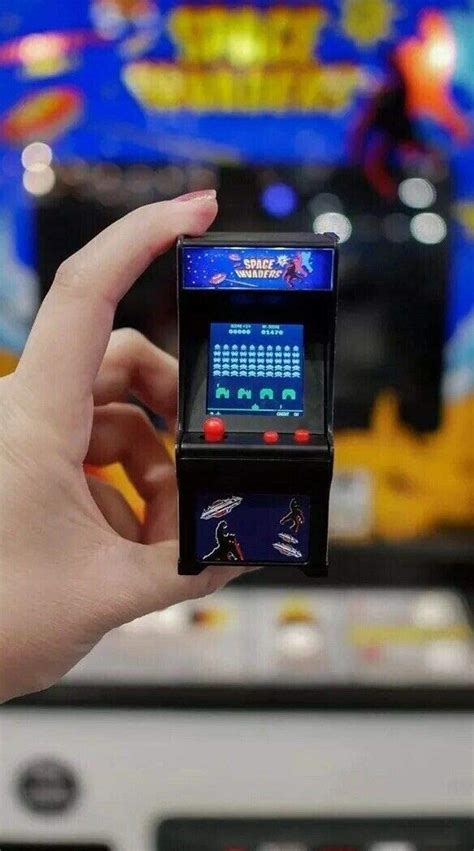 World's Smallest Space Invaders Tiny Arcade Electronic Game #378