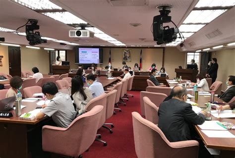 縣長行程 疫苗預約 法律諮詢 衛福部 紓困資訊 確診足跡 微解封政策 防疫餐飲資訊 商業登記 環保通報. 無薪假沒通報「也不會怎樣」 立委籲勞動部修法 - 自由財經