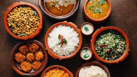 Traditional Food Of India I Am With You Beauty Things Simple Food That Packs A Flavorful