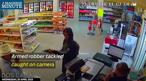 Armed Robber Tackled Caught On Camera Youtube