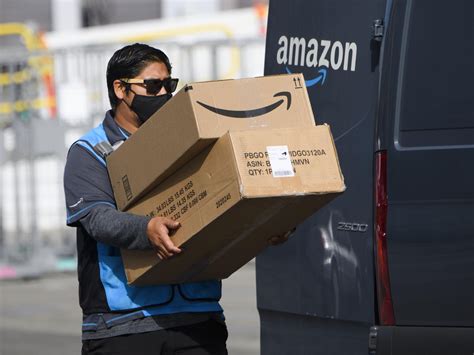 The Teamsters Want To Unionize Amazon Workers Heres What That Means