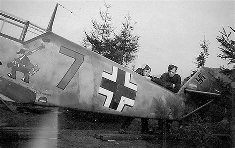 Asisbiz Messerschmitt Bf 109E 3 JG54 Yellow 7 France 1940 01