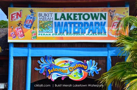 Bukit merah laketown resort is in front of a huge lake (lake bukit merah) where you can take a boat across to. Mandi-Manda Di Bukit Merah Laketown Waterpark, Perak ...