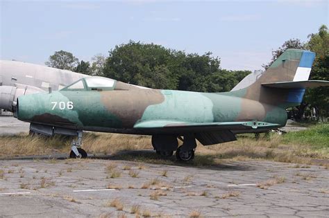 Dassault MD-450B Ouragan salvadorien exposé vu de profil | Vliegtuig