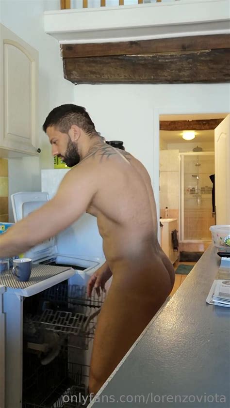 A Good Mixed Lorenzo Naked In His Kitchen Thisvid