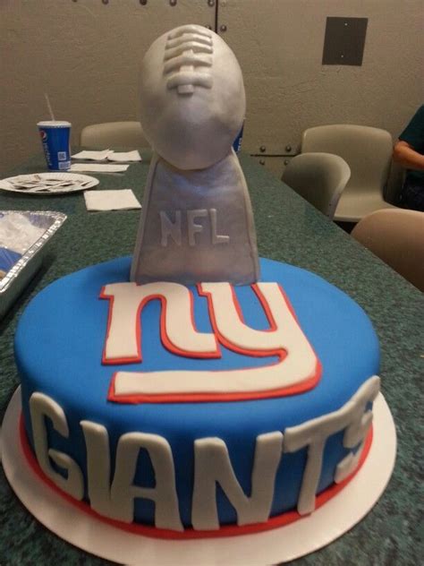 New york theme 21st birthday cake by lizzieq creations. New York Giants cake made by Erica! | Sports themed cakes ...
