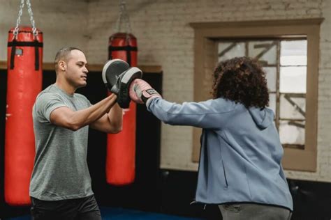 How To Become A Self Defense Instructor Gymdesk