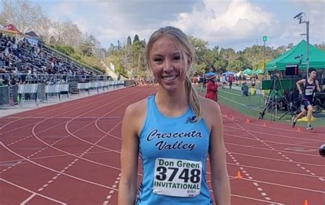 Daily News Girls Athlete Of The Week Mia Barnett Crescenta Valley