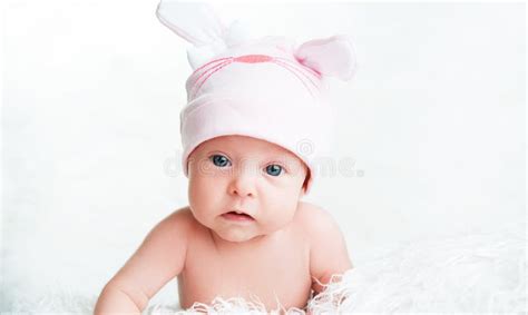 814 Newborn Baby Girl Pink Knitted Hat Stock Photos Free And Royalty