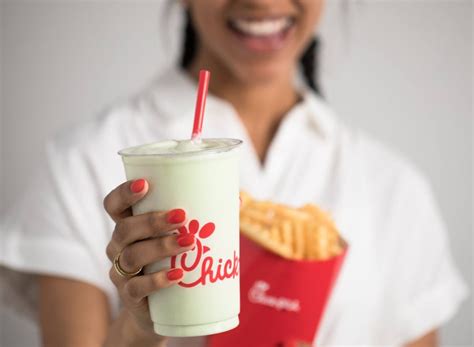 8 Strict Rules That Have Gotten Chick Fil A Workers Fired — Eat This Not That