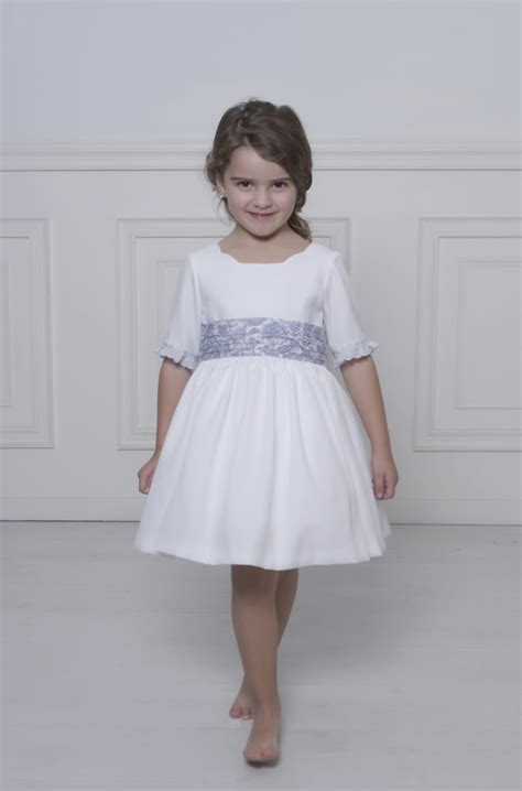 Va cosido al vestido (a mano) para evitar. Vestido blanco niña arras - Todoceremonia - Vestido fiesta ...