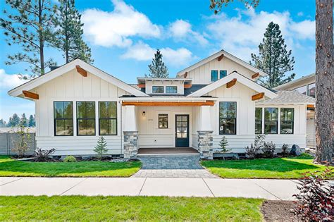 Comfy, cozy, and full of charm, modern farmhouse style is as popular as ever. Modern Farmhouse - Craftsman - Exterior - Portland - by ...