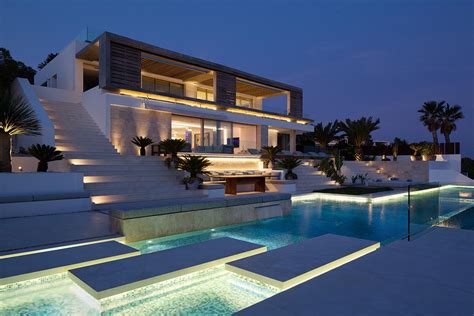 Luxuriöse Villa Mit Meerblick Auf Ibiza Von Saota And Arrcc