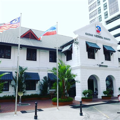 Poslaju kota kinabalu is one of the major collection and operating centers of pos malaysia's leading courier pos laju. The Old Post Office, Kota Kinabalu, Malaysia | Paul Walter ...