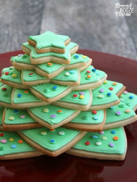 The eight bakers have to put their best cookie forward in the first two challenges of this competition. 20 Best Christmas Cookies for Sweet Lovers! - Festival Around the World