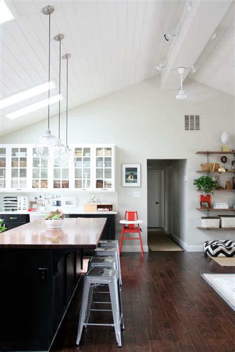Or if you have a modern interior home, you must opt for recessed lighting. HOUSE*TWEAKING