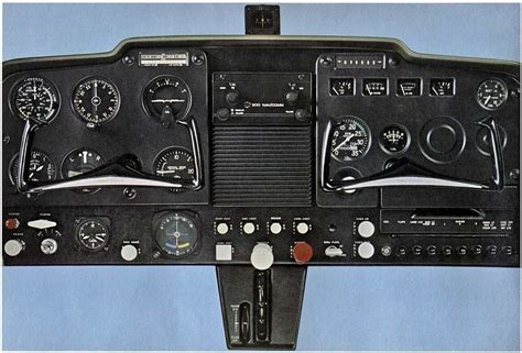 1967 Cessna 150G Instrument Panel | Aviones