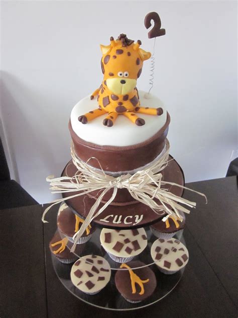Here we have uploaded birthday cake for the 2 years old little kid. Deb's Cakes and Cupcakes: Giraffe 2nd Birthday Cake