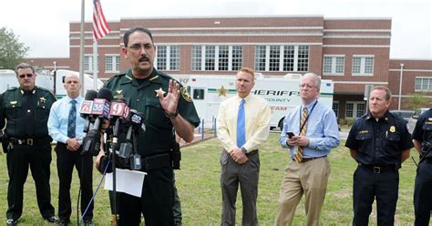 Florida Sheriff Bans Deputies Employees From Wearing Face Masks 12160 Social Network