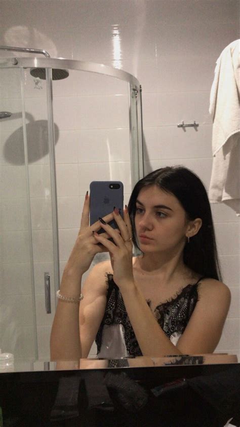 Pin By Grmwdv On Швидке збереження In 2022 Mirror Selfie Selfie Scenes