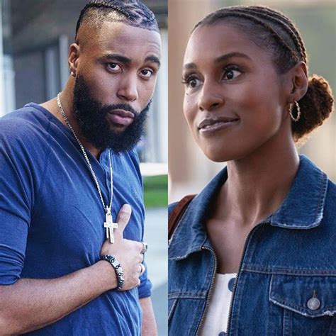 Issa Rae Engaged Issa Rae Posts Photo With Possible Engagement Ring