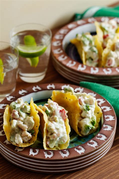 There's nothing like low carb & keto chipotle fish tacos in the summer! Creamy keto shrimp tacos | Recipe | Keto shrimp recipes ...