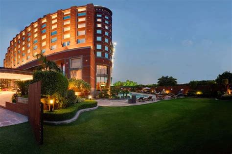 Radisson Blu Mbd Noida Wins Best Luxury Hotel Award Bw Hotelier