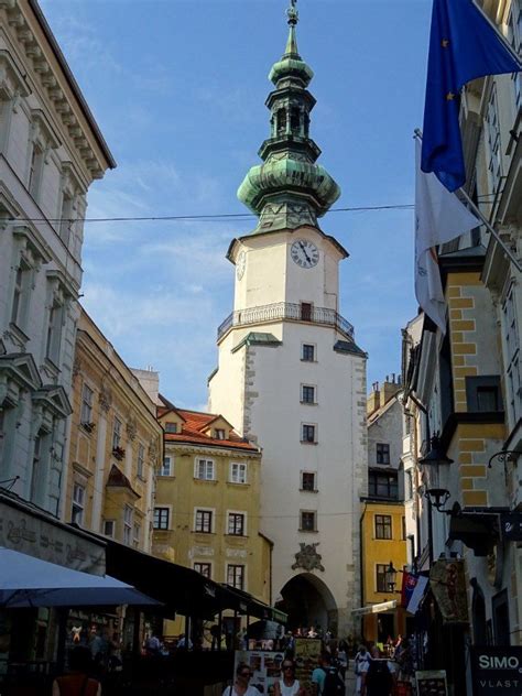 Scarica questa immagine gratuita di bratislava slovacchia capitale dalla vasta libreria di pixabay di immagini e video di pubblico dominio. porta di ingresso al centro storico di Bratislava, una ...