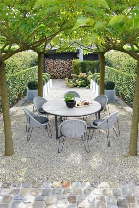 40 Elegant Outdoor Dining Areas In Various Styles Small Courtyard