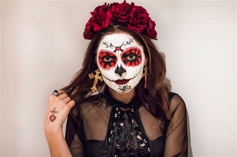 10 Lovable Day Of The Dead Makeup Ideas 2024