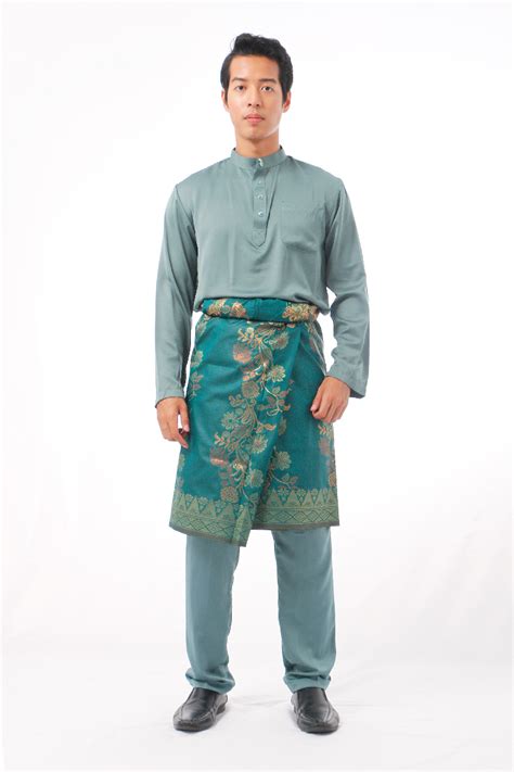 Perbezaannya terletak pada potongan leher baju kurung cekak musang menggunakan pesak gantung. Baju Melayu Cekak Musang - Malaysia's Best Online Fabric ...