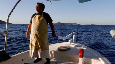 Ο ψαράς της Ικαρίας και η ιστορία της γραφικής Ελλάδας New Life Ειδήσεις