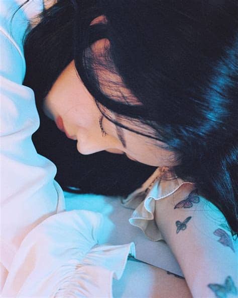 Flac 16bit 다운 please connect with a chrome browser. #YerinBaek #백예린 #ourloveisgreat | 스타일, 실루엣 사진, 패션 스타일