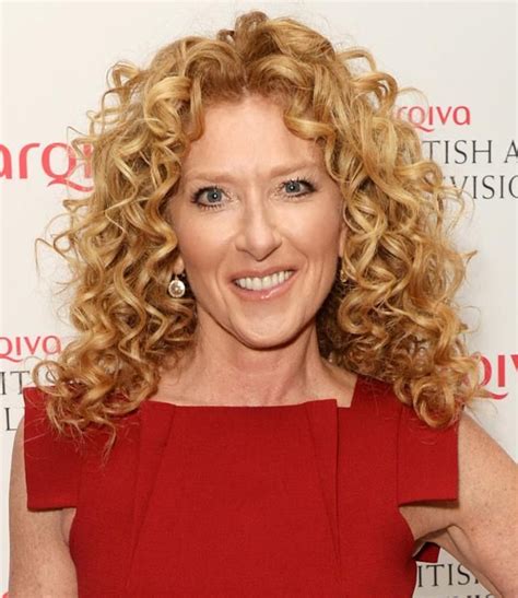 hairstyles for oval faces the 30 most flattering cuts how to wear curly hair face shape