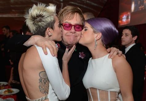Sir Elton John Wants To Go To Miley Cyrus Naked Concert With The Flaming Lips Metro News