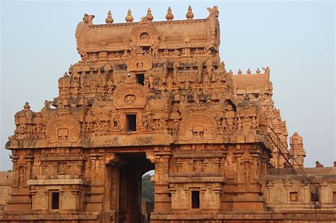 Image Brihadeeswara Temple Entrance Gopurams Thanjavur
