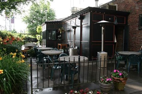 12 Restaurants In Oregon With Beautiful Outdoor Seating