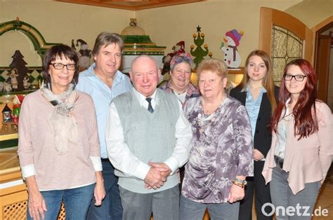 Josef Nickl feiert im großen Kreis 80 Geburtstag Meister an der