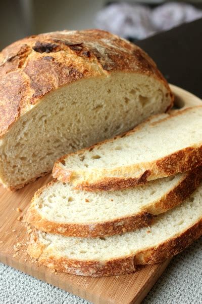 A simple homemade artisan bread recipe that is fool proof! Dutch Oven Artisan Bread - Clever Housewife