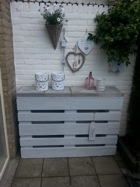 Every concrete block wall should be laid on a secure footing of poured concrete, regardless of height or length. Pallet Accent Table with Concrete Top - Easy Pallet Ideas
