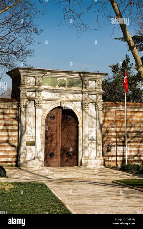 Park Gulhane Topkapi Palace Garden Istanbul Turkey Stock Photo Alamy
