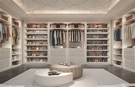 Top 5 Features Found In Dream Homes Luxury Closets Design Walk In
