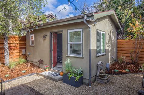 Find small guest home cottages & cabins, garage apartment designs & more! Oakland Casita - Tiny House Swoon
