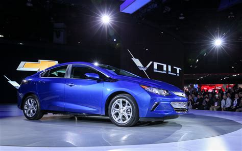 New Chevy Volt Electric Car Can Go 50 Miles On A Single Battery Charge