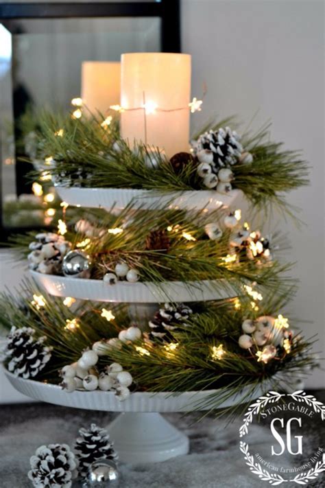 32 Christmas Table Decorations & Centerpieces - Ideas for Holiday Table